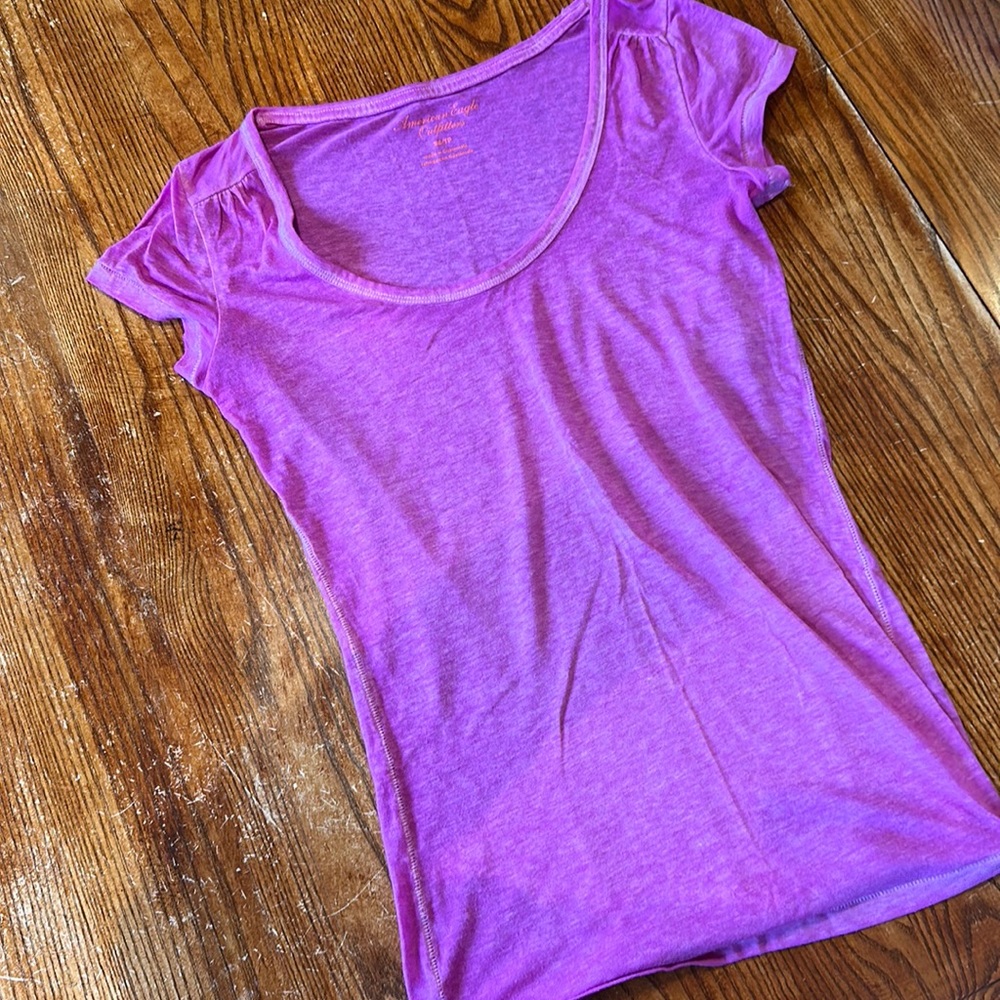 American Eagle Outfitters Women’s Scoop Neck Tee